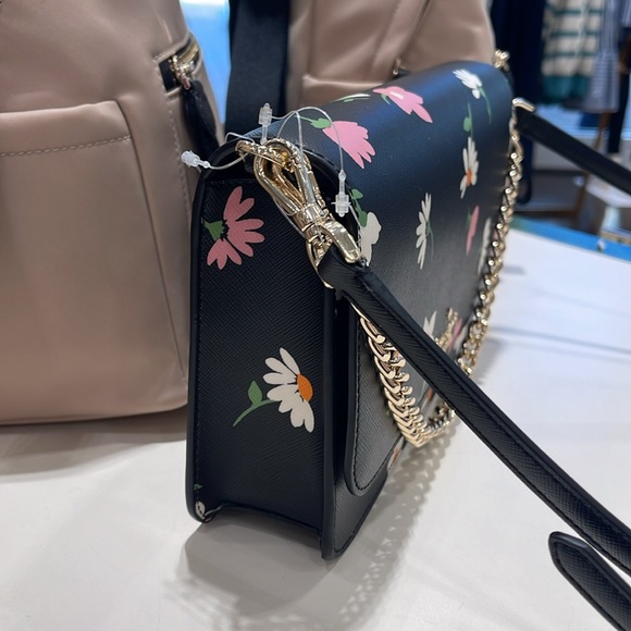 Kate Spade Madison Floral Waltz Flap Convertible Crossbody
Black Multi
NWT - Picture 3 of 16